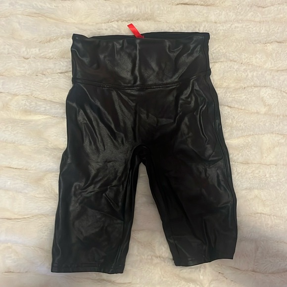 Spanx leather like bicycle shorts size XS
Like new - Picture 5 of 6